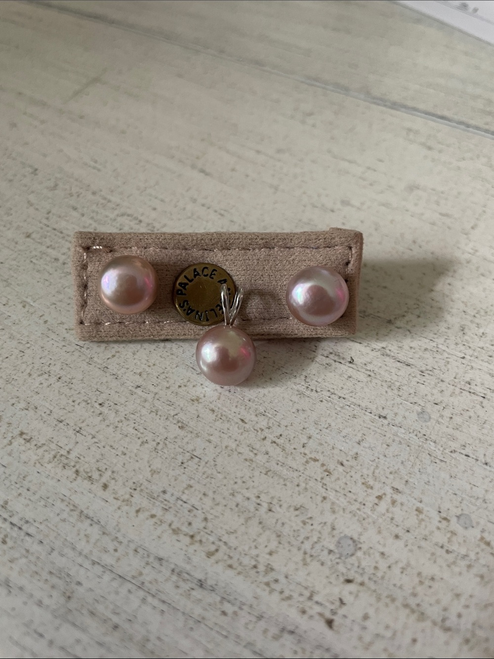 Pink freshwater pearl earrings and pendant